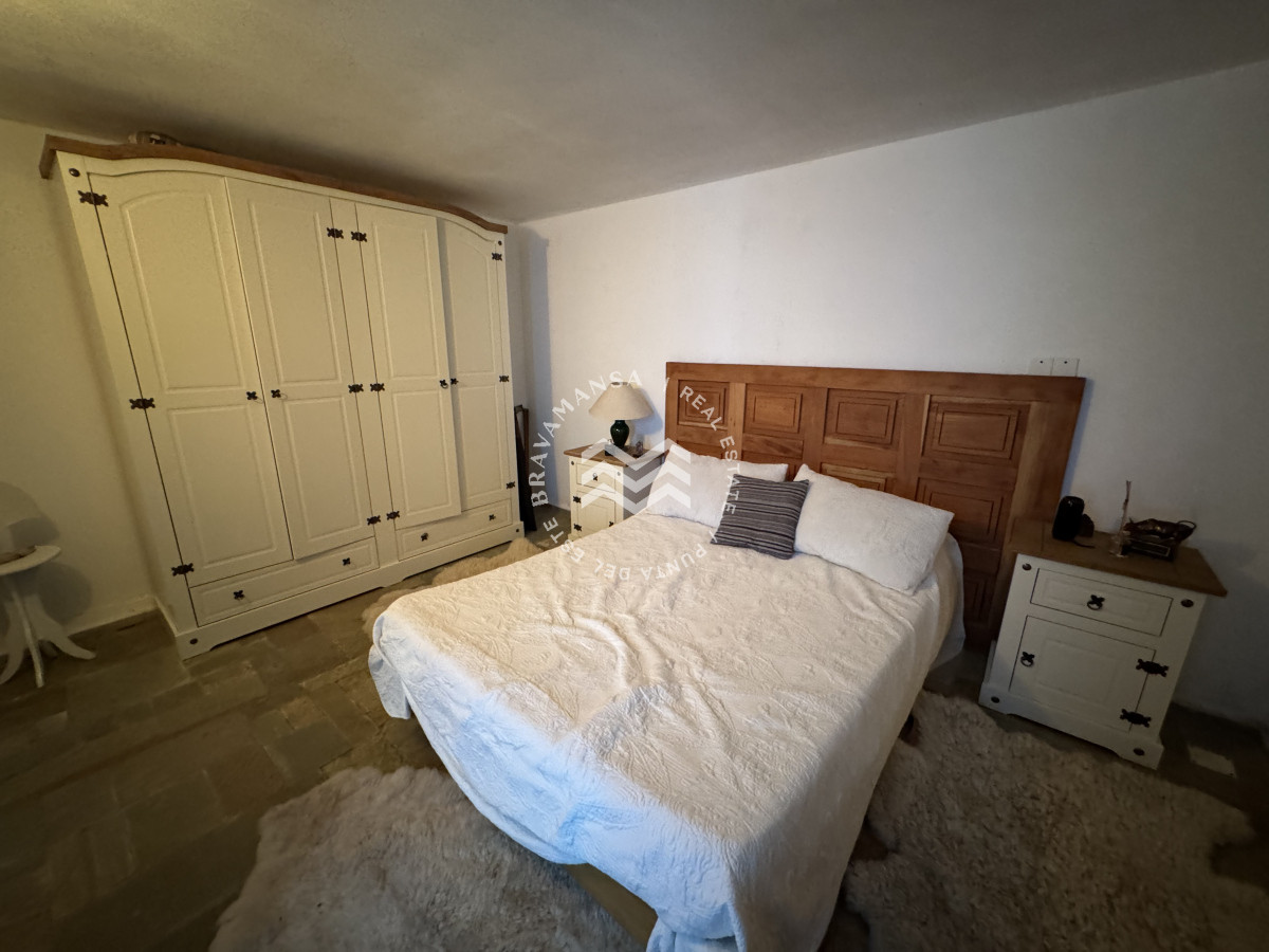 Casa ID.586 - VENTA Gran casa en Punta Ballena a una cuadra de la playa