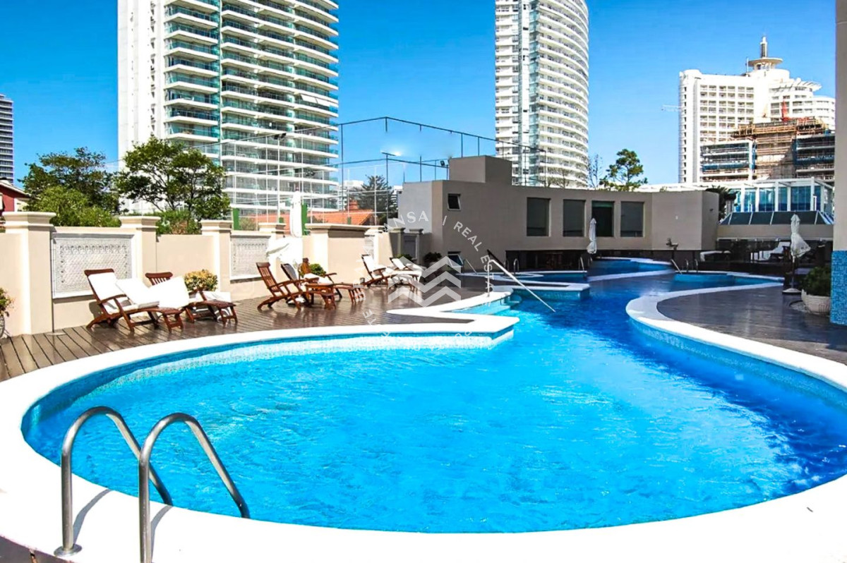 Apartamento ID.390 - VENTA Primera línea Coral Tower 3 dormitorios y servicio 