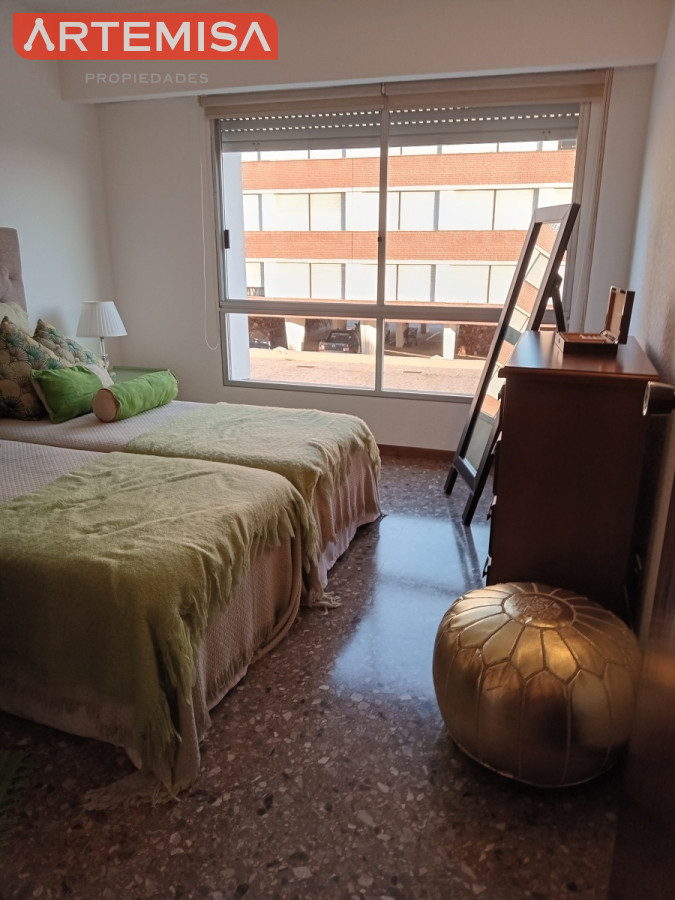 Apartamento ID.599 - EN VENTA ESTUPENDO APARTAMENTO - EDIFICIO MALECON IV - PRIMERA LINEA DE PLAYA MANSA
