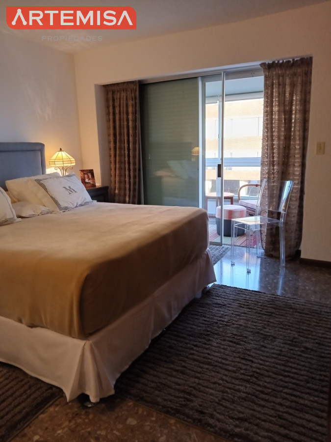 Apartamento ID.599 - EN VENTA ESTUPENDO APARTAMENTO - EDIFICIO MALECON IV - PRIMERA LINEA DE PLAYA MANSA