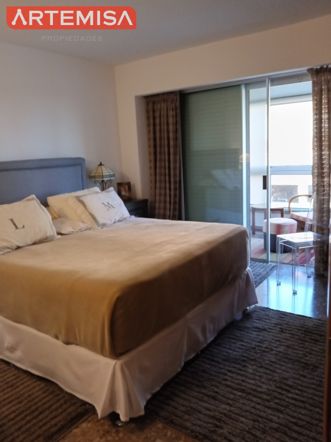 Apartamento ID.599 - EN VENTA ESTUPENDO APARTAMENTO - EDIFICIO MALECON IV - PRIMERA LINEA DE PLAYA MANSA