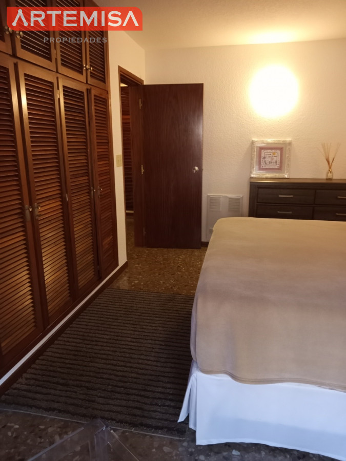 Apartamento ID.599 - EN VENTA ESTUPENDO APARTAMENTO - EDIFICIO MALECON IV - PRIMERA LINEA DE PLAYA MANSA