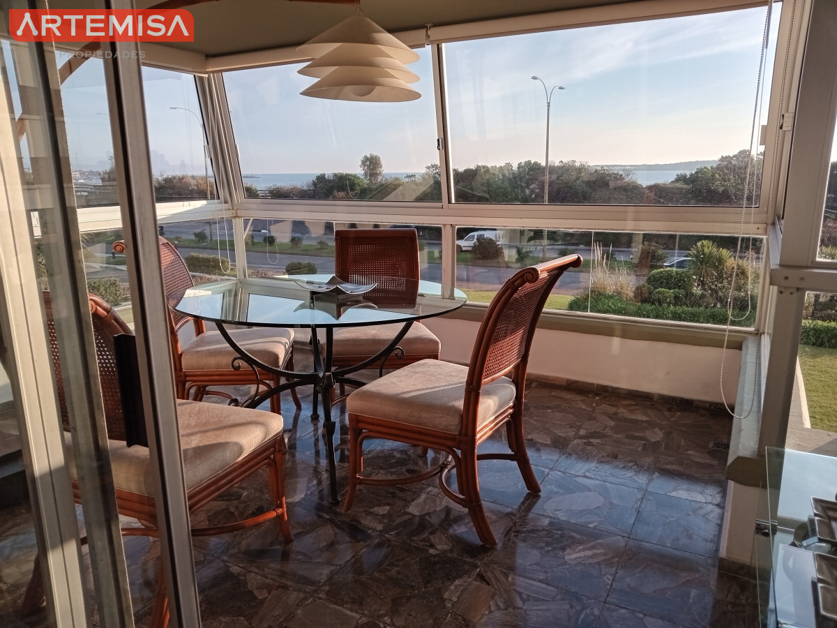 Apartamento ID.599 - EN VENTA ESTUPENDO APARTAMENTO - EDIFICIO MALECON IV - PRIMERA LINEA DE PLAYA MANSA