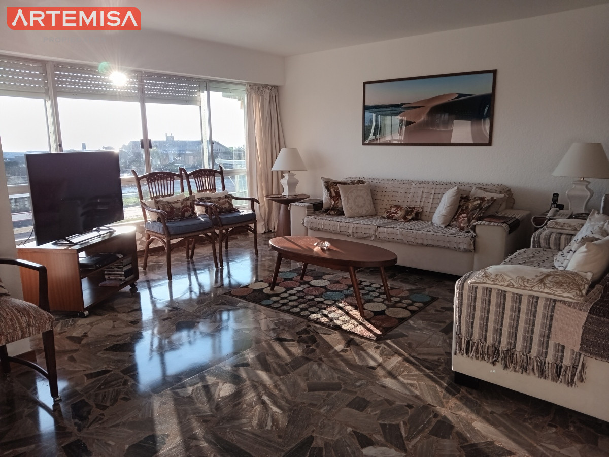 Apartamento ID.599 - EN VENTA ESTUPENDO APARTAMENTO - EDIFICIO MALECON IV - PRIMERA LINEA DE PLAYA MANSA