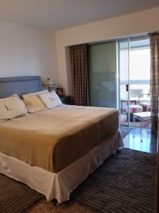 EN VENTA ESTUPENDO APARTAMENTO - EDIFICIO MALECON IV - PRIMERA LINEA DE PLAYA MANSA - ZEN6055A