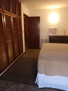 EN VENTA ESTUPENDO APARTAMENTO - EDIFICIO MALECON IV - PRIMERA LINEA DE PLAYA MANSA - ZEN6055A