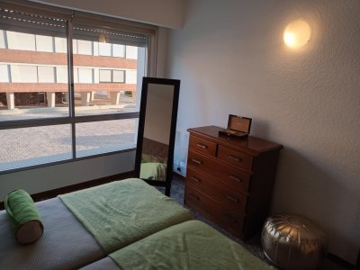 EN VENTA ESTUPENDO APARTAMENTO - EDIFICIO MALECON IV - PRIMERA LINEA DE PLAYA MANSA - ZEN6055A