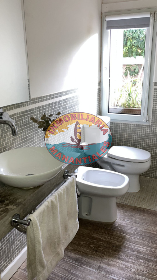 Casa ID.66 -  Casa en Burnett