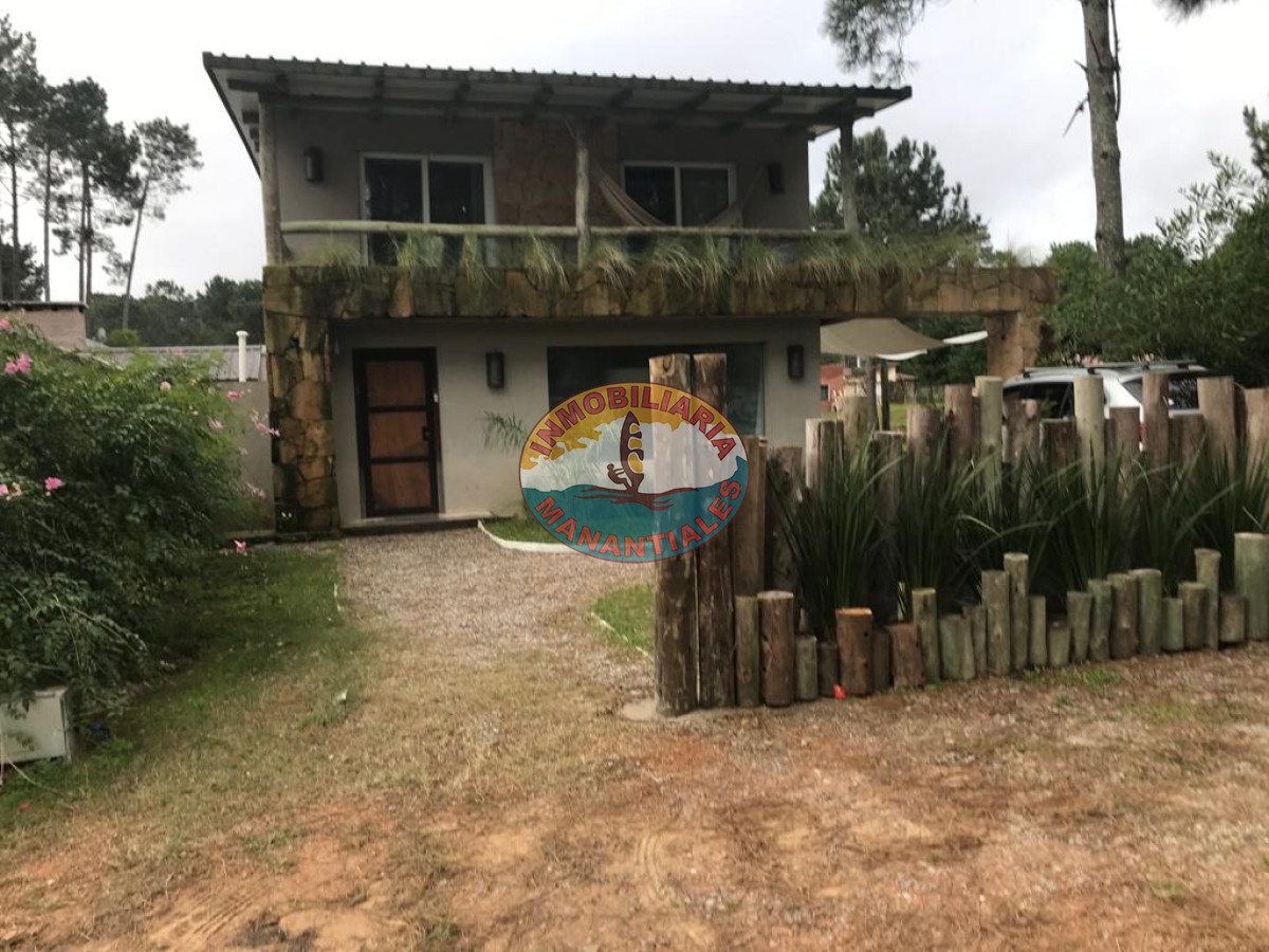 Casa ID.66 -  Casa en Burnett