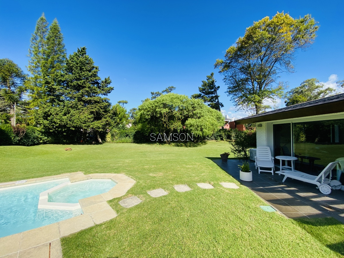 Casa ID.66797 - Impecable Residencia en la mansa a pasos del mar