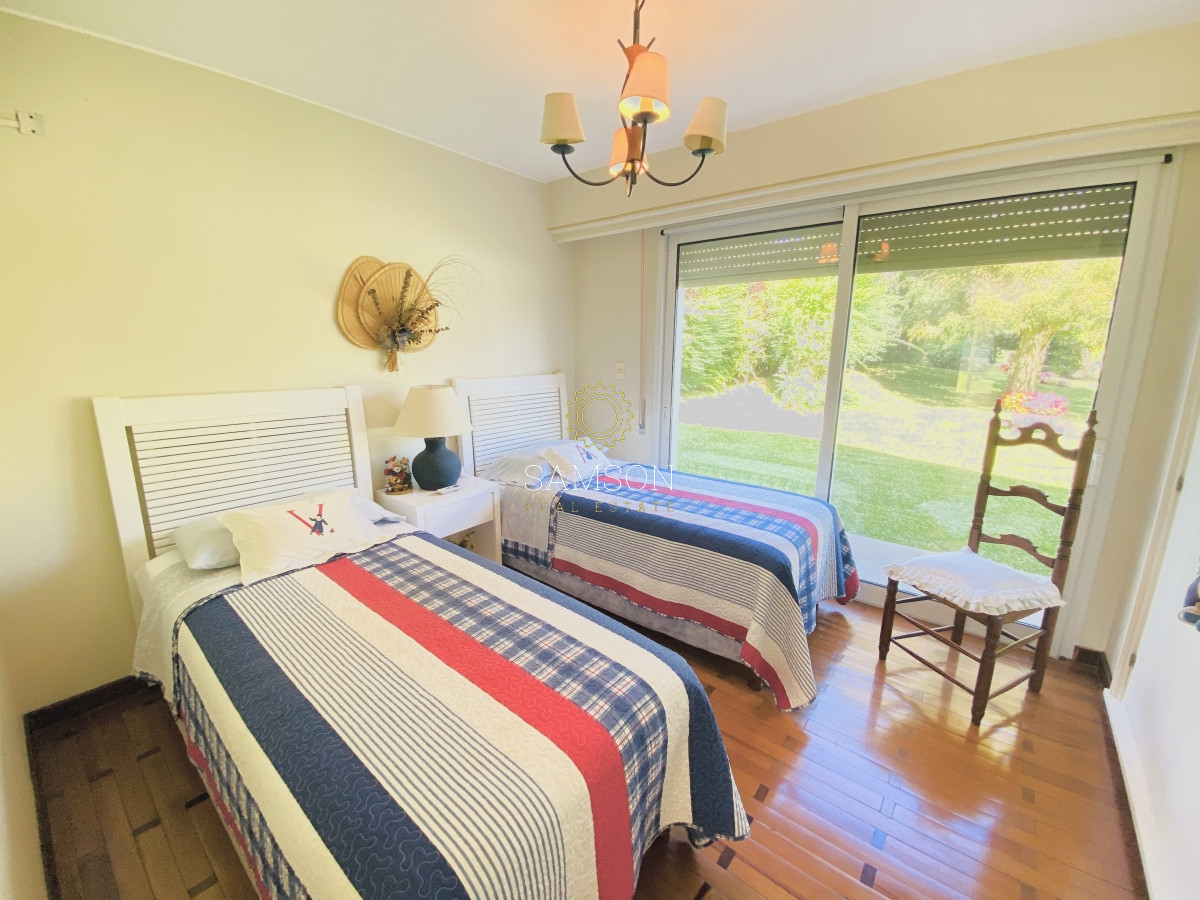 Casa ID.66797 - Impecable Residencia en la mansa a pasos del mar