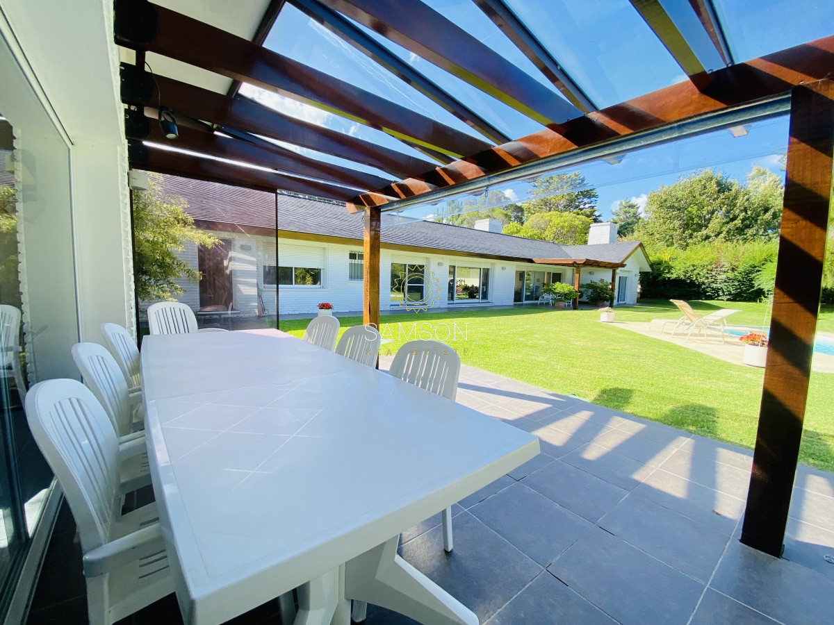 Casa ID.66797 - Impecable Residencia en la mansa a pasos del mar