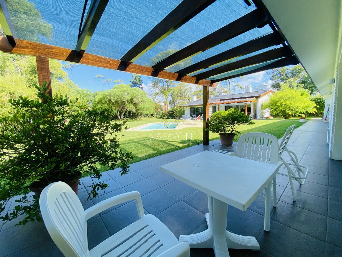 Casa ID.66797 - Impecable Residencia en la mansa a pasos del mar