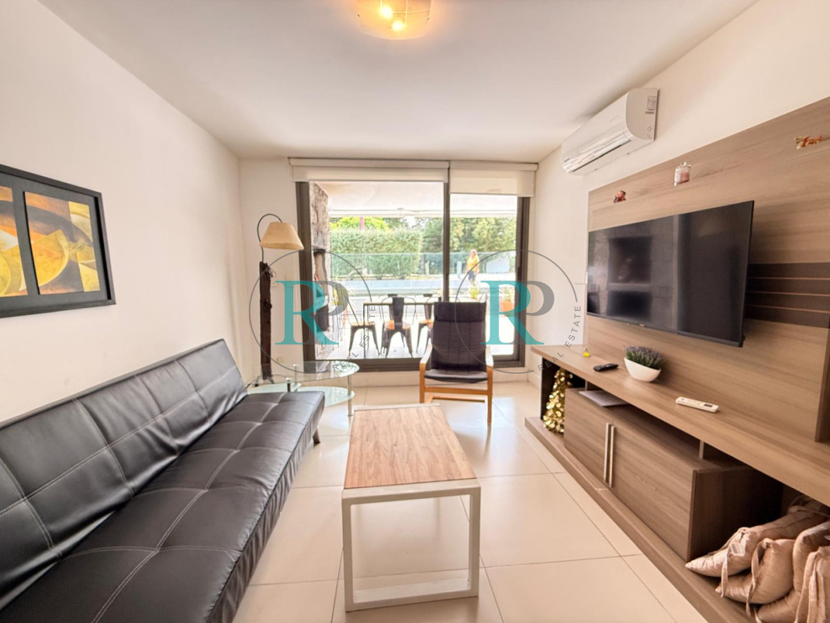 Apartamento ID.2743 - Venta 1 dormitorio y medio gran terraza con parrillero y amenities