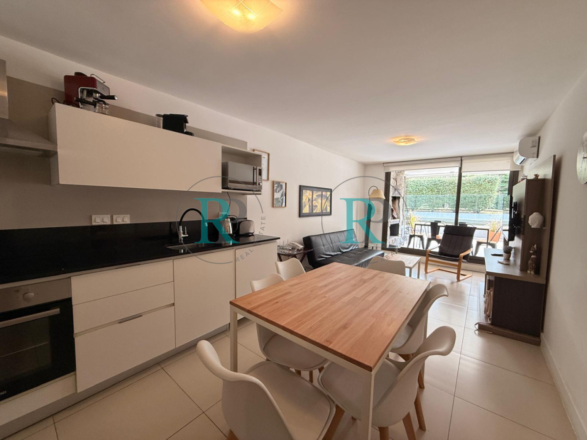 Apartamento ID.2743 - Venta 1 dormitorio y medio gran terraza con parrillero y amenities