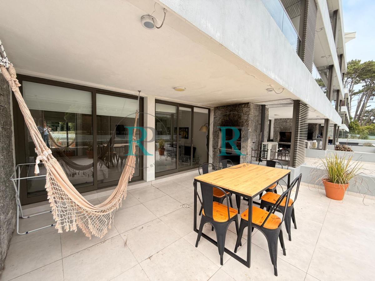 Apartamento ID.2743 - Venta 1 dormitorio y medio gran terraza con parrillero y amenities