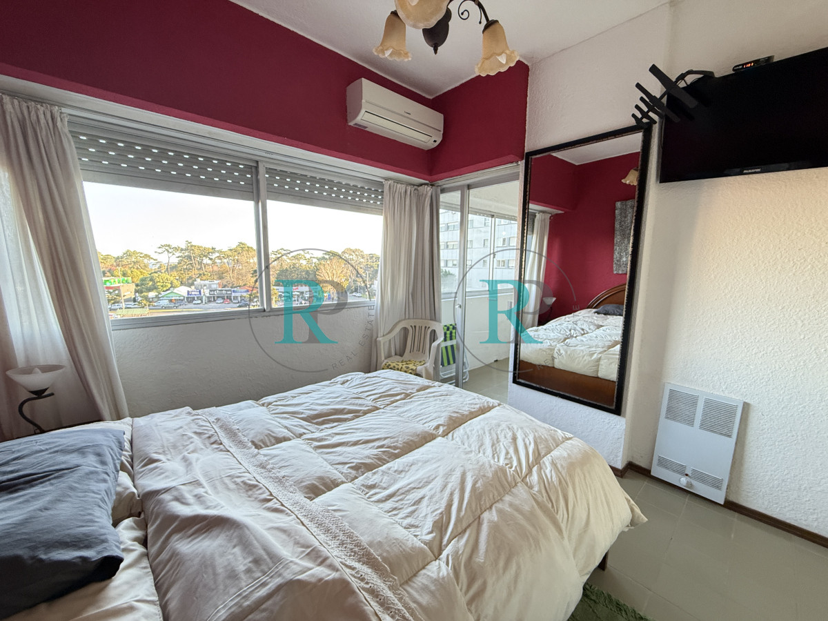 Apartamento ID.2526 - Apartamento 2 dormitorios 2 baños en venta sobre Roosevelt