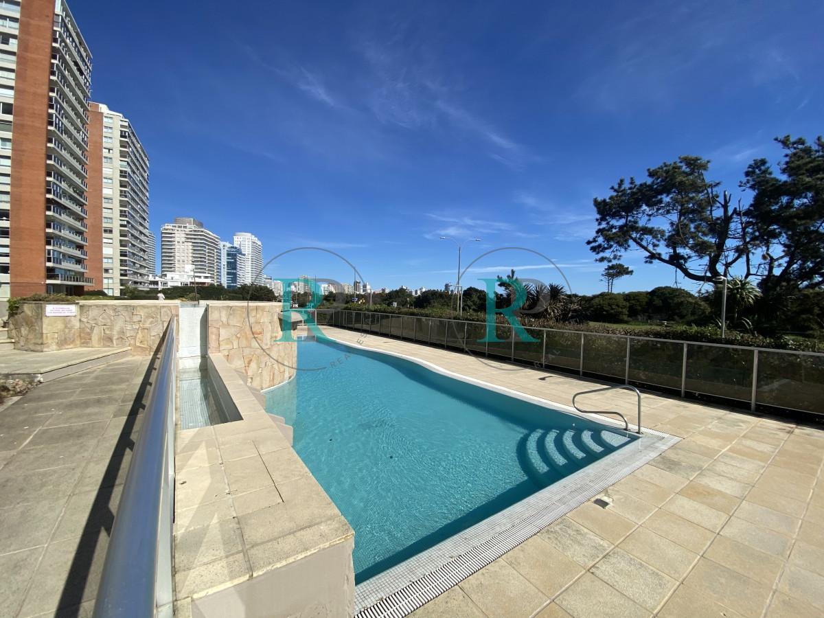 Apartamento ID.2071 - Frente al mar 3 suites más dependencia 