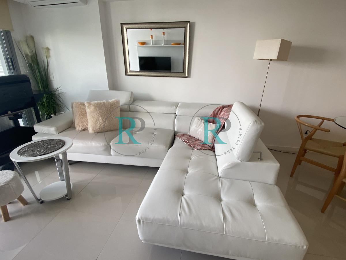 Apartamento ID.2346 - Venta amplio 2 dormitorios 2 baños  vista al mar con renta
