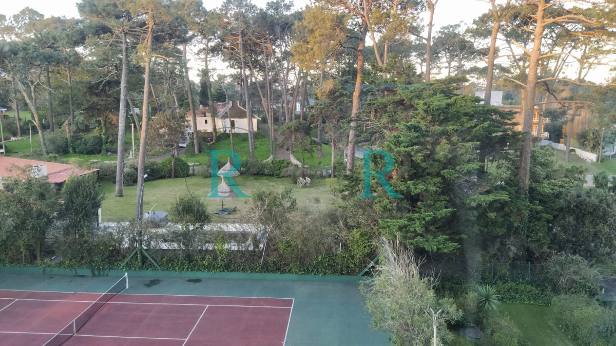 Apartamento ID.1480 - Venta apartamento muy amplio 2 dormitorios y 2 baños con servicios