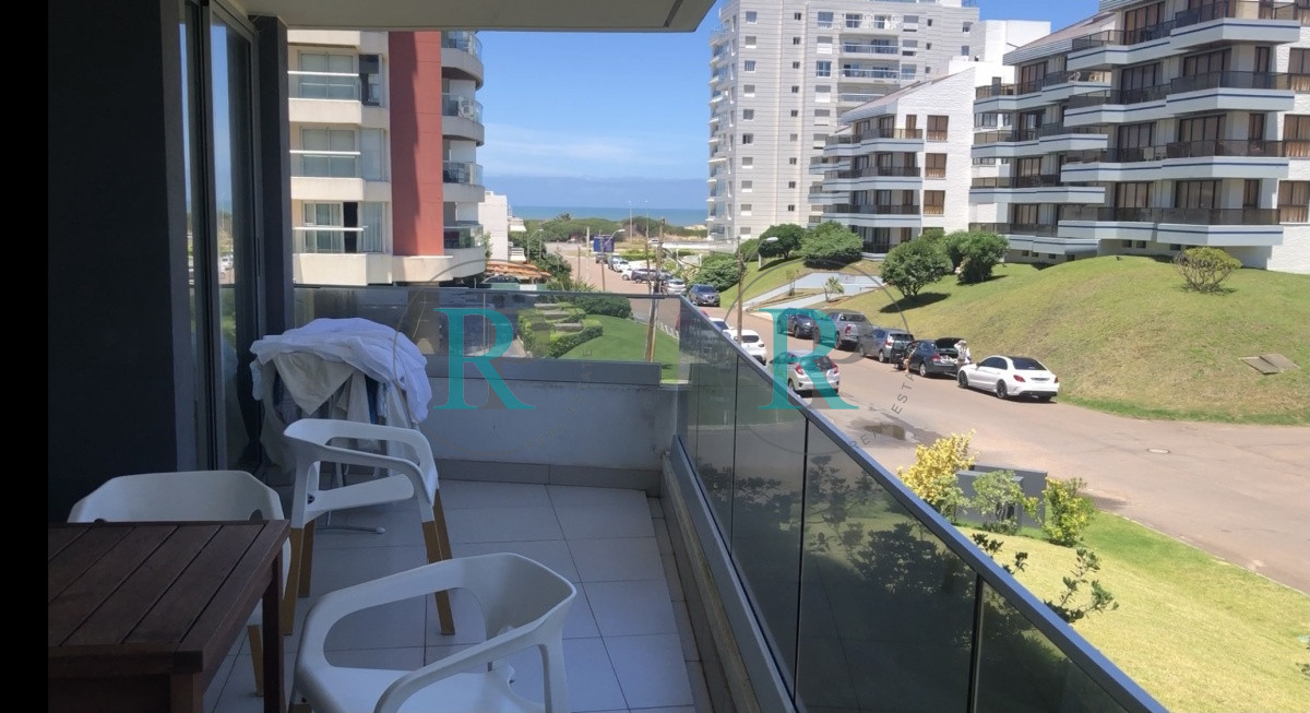 Apartamento ID.2346 - Venta amplio 2 dormitorios 2 baños  vista al mar con renta