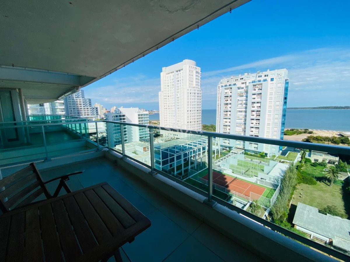 Apartamento ID.1529 - Venta de Apartamento de 2 dormitorios y 2 baños playa mansa con servicios y Espectacular vista al mar en Punta del Este.