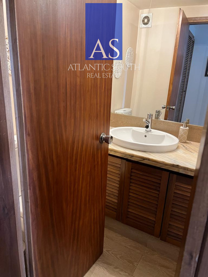 Apartamento ID.3195 - Venta de Excelente Apartamento de 3 dormitorios más dependencia en Punta del Este.