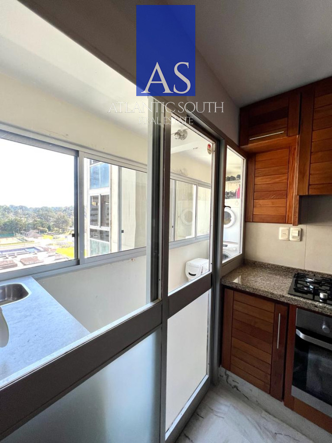 Apartamento ID.3195 - Venta de Excelente Apartamento de 3 dormitorios más dependencia en Punta del Este.