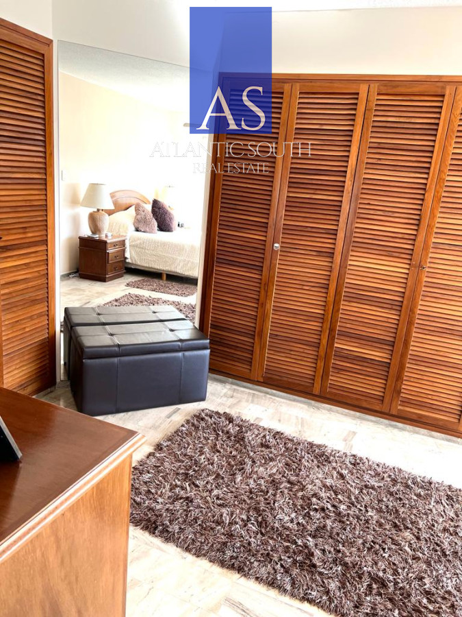 Apartamento ID.3195 - Venta de Excelente Apartamento de 3 dormitorios más dependencia en Punta del Este.