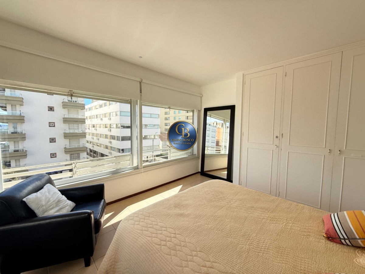 Apartamento ID.1556 - Venta en la Península 2 dormitorios vista al puerto
