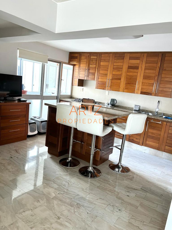 Apartamento ID.1583 - Venta apartamento 3 dormitorios más dependencia en Punta del Este.