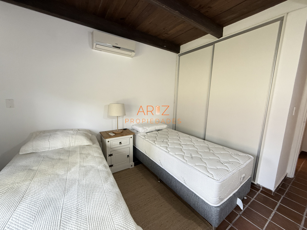 Casa ID.2217 - Alquiler anual en mansa 3 dormitorios 