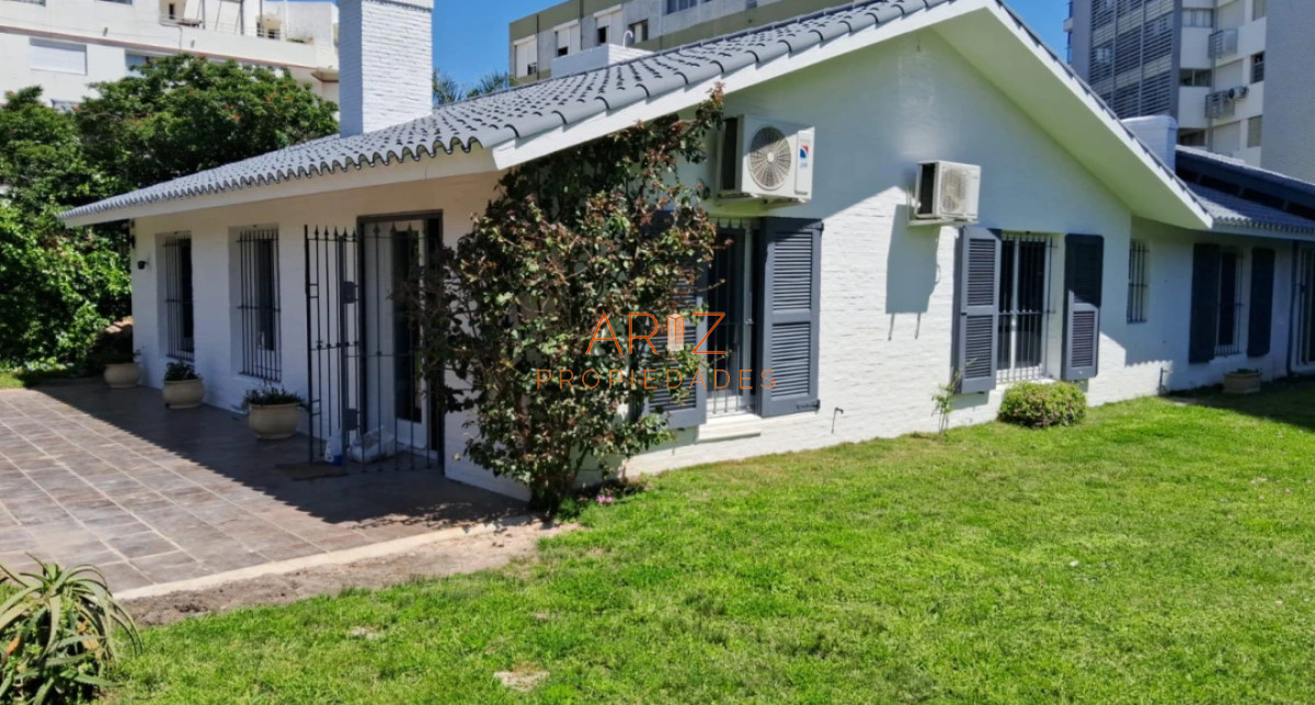 Casa ID.2217 - Alquiler anual en mansa 3 dormitorios 