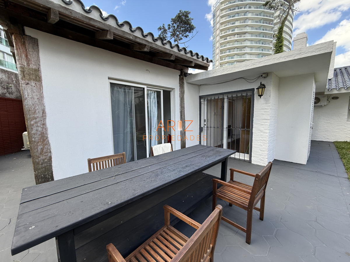 Casa ID.2217 - Alquiler anual en mansa 3 dormitorios 