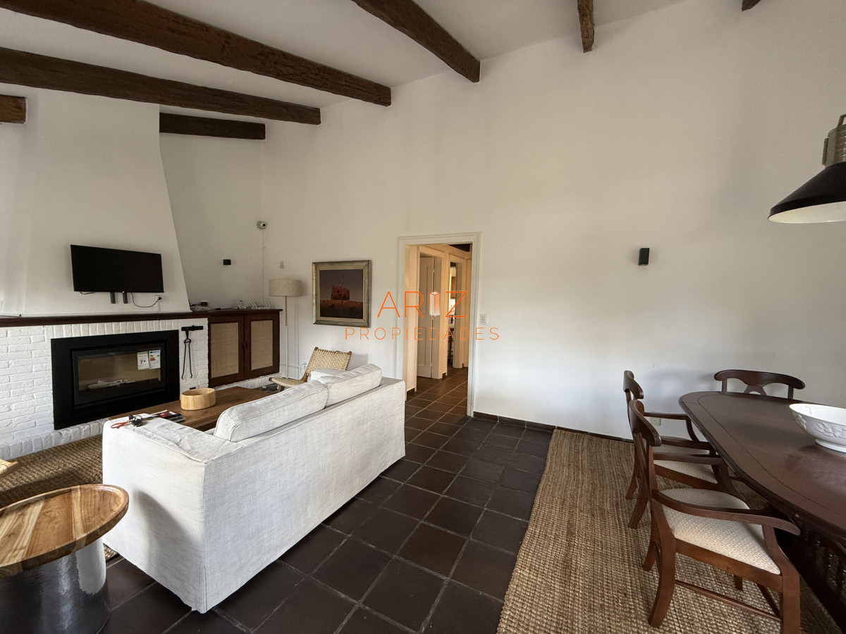 Casa ID.2217 - Alquiler anual en mansa 3 dormitorios 