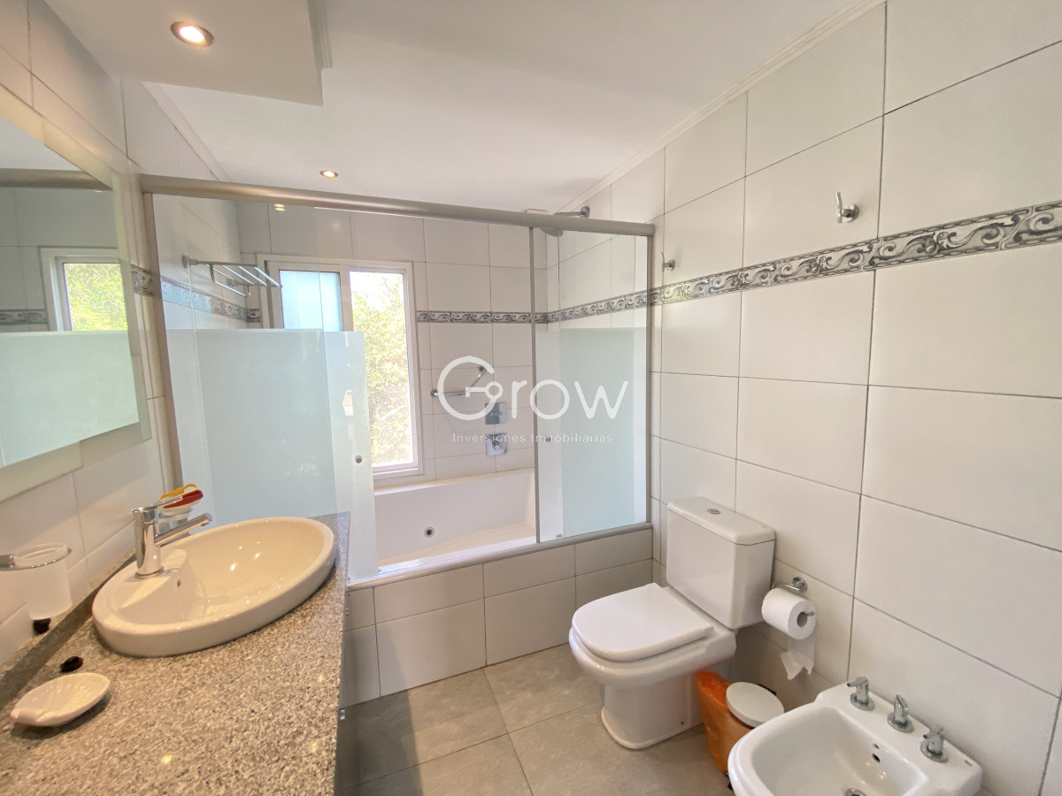 Casa ID.2809 - venta casa pinares 4 dormitorios en 2 plantas