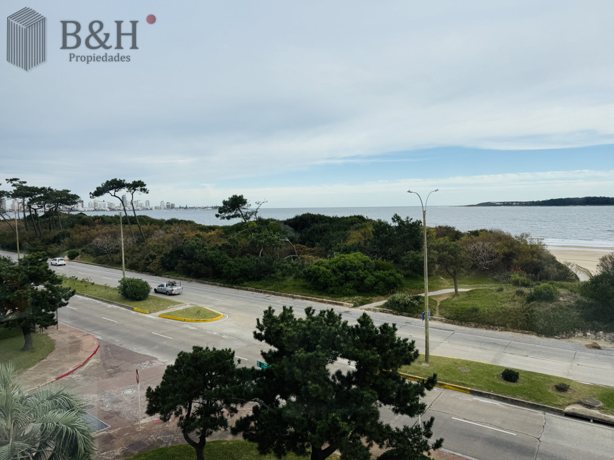 Apartamento ID.5372 - Alquiler anual 3 dormitorios frente al mar