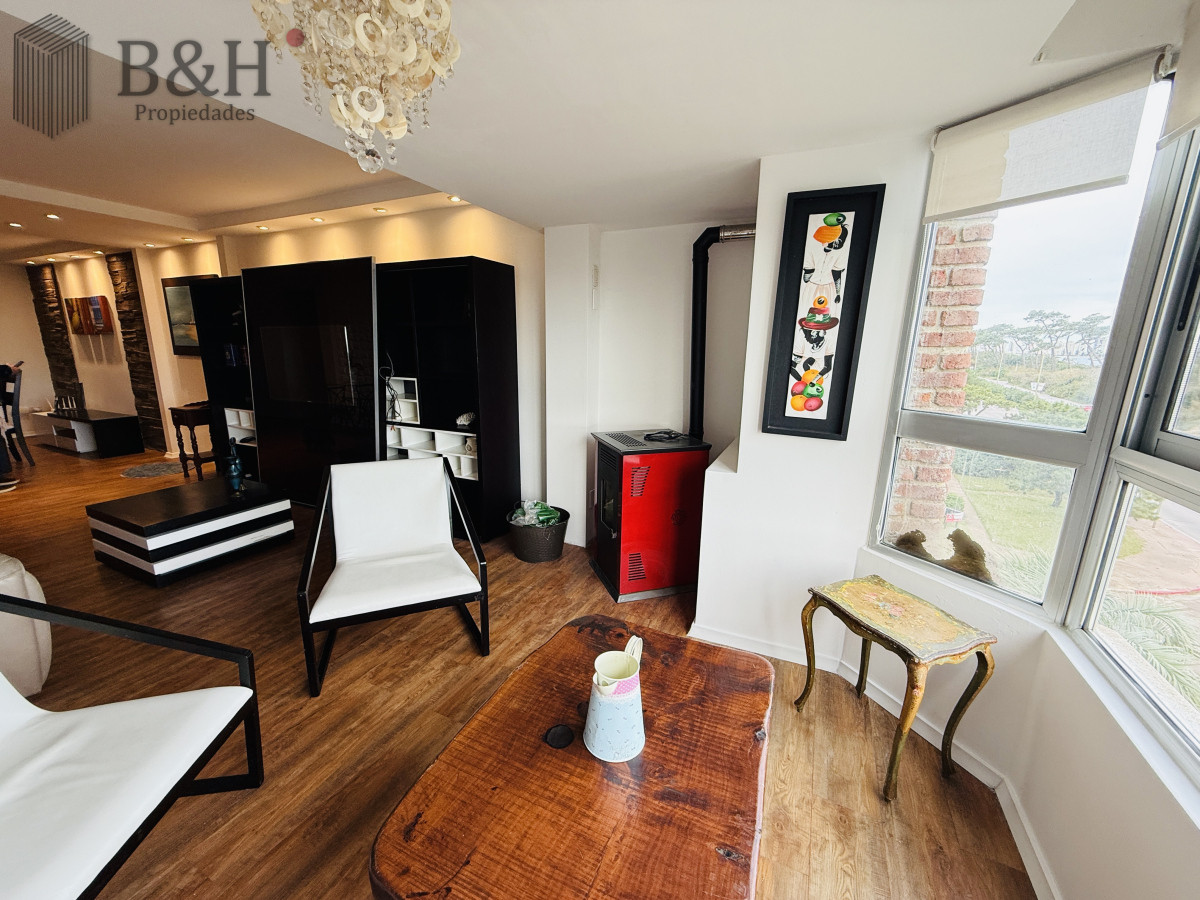 Apartamento ID.5372 - Alquiler anual 3 dormitorios frente al mar