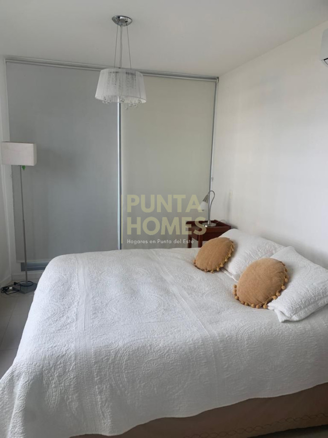Apartamento ID.3801 - Venta amplio 2 dormitorios 2 baños  vista al mar con servicios 