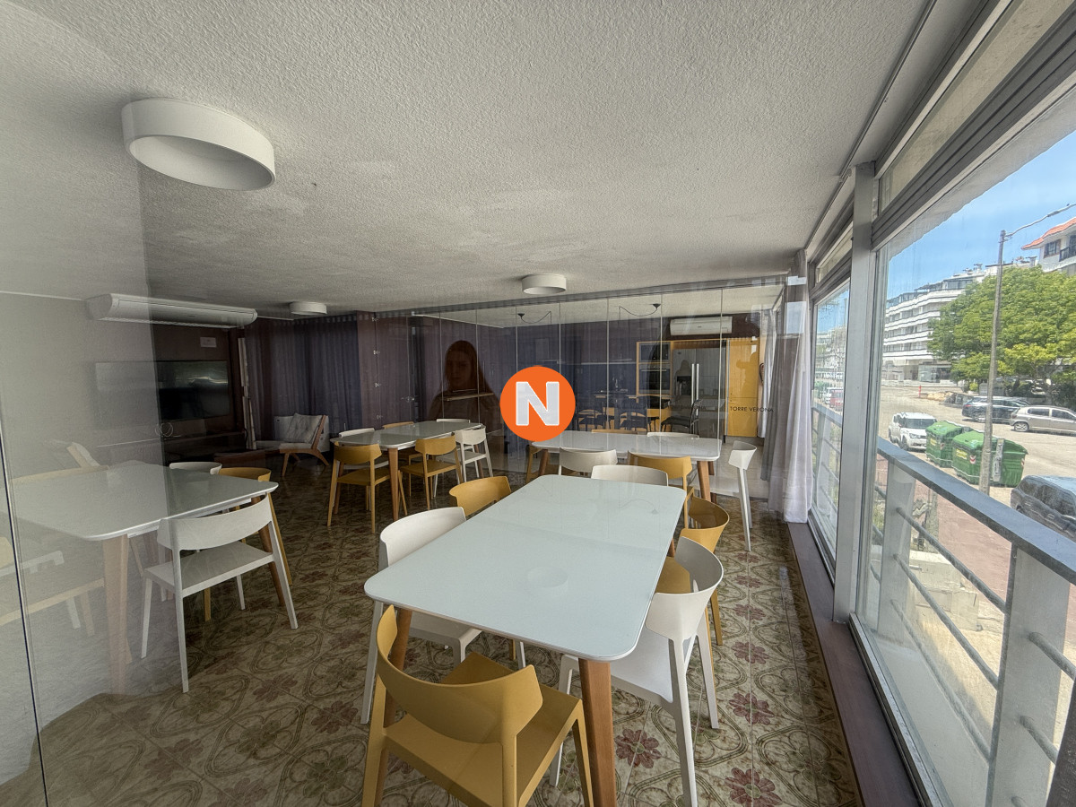 Apartamento Ref.223059 - En venta 2 dormitorios y medio en Península 