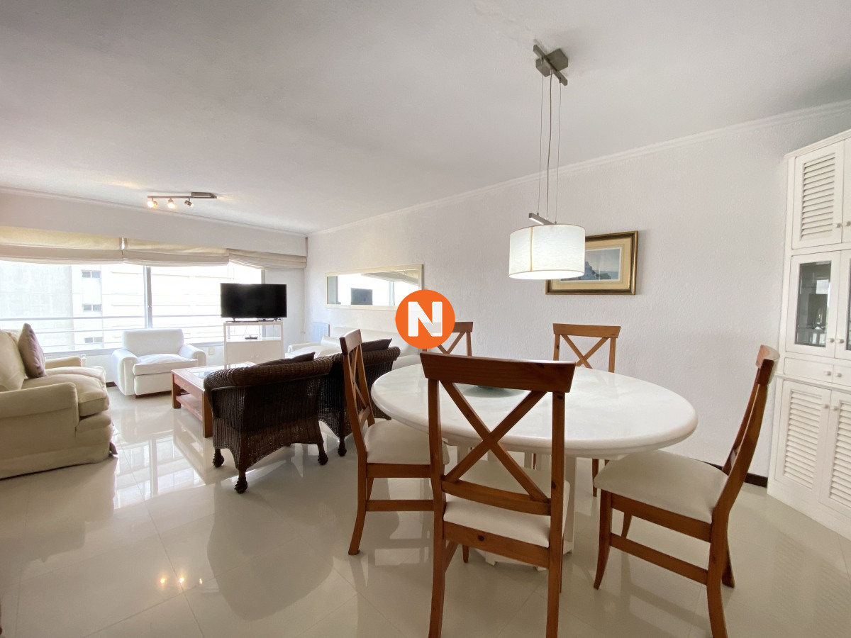 Apartamento Ref.223059 - En venta 2 dormitorios y medio en Península 