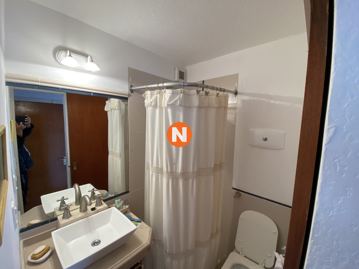 Apartamento Ref.223059 - En venta 2 dormitorios y medio en Península 