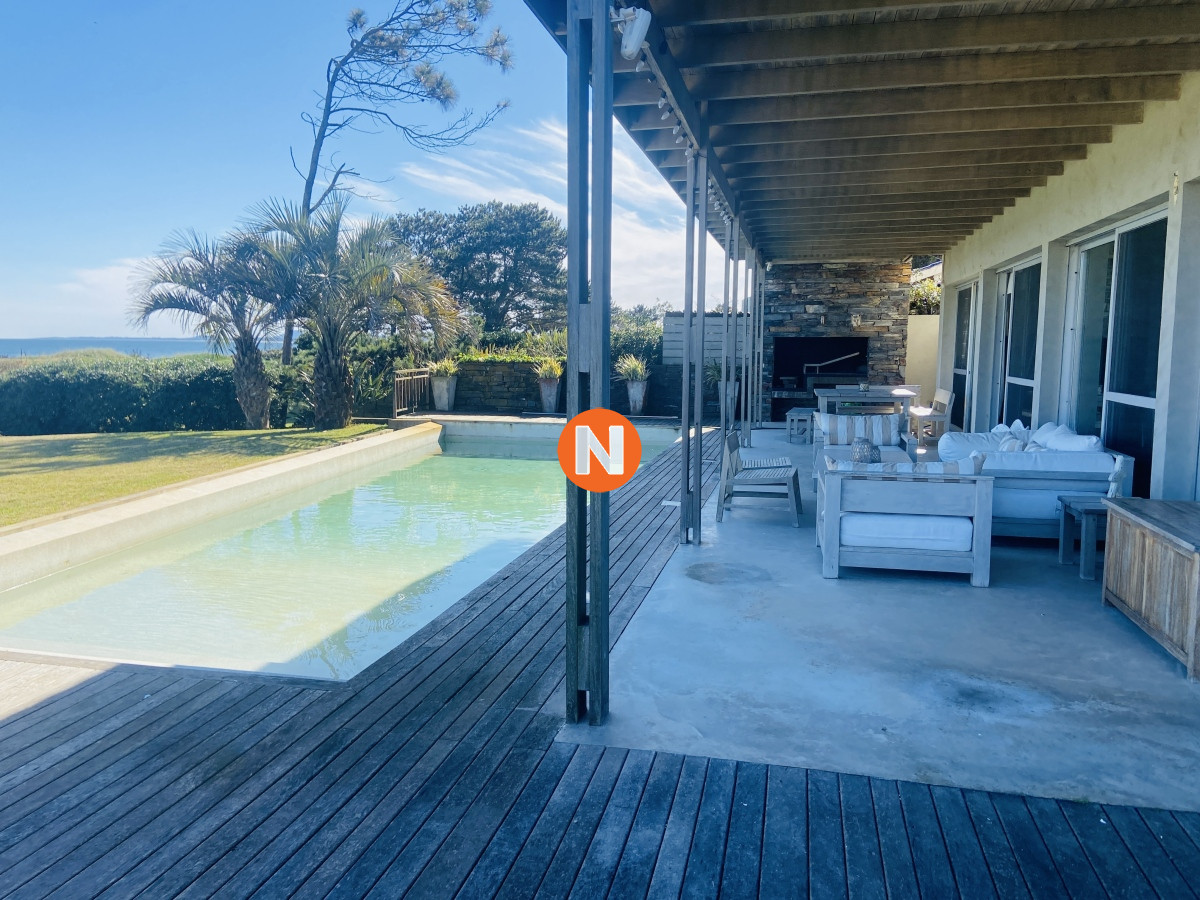 Casa Ref.222966 - Espectacular en playa Solanas primera línea 