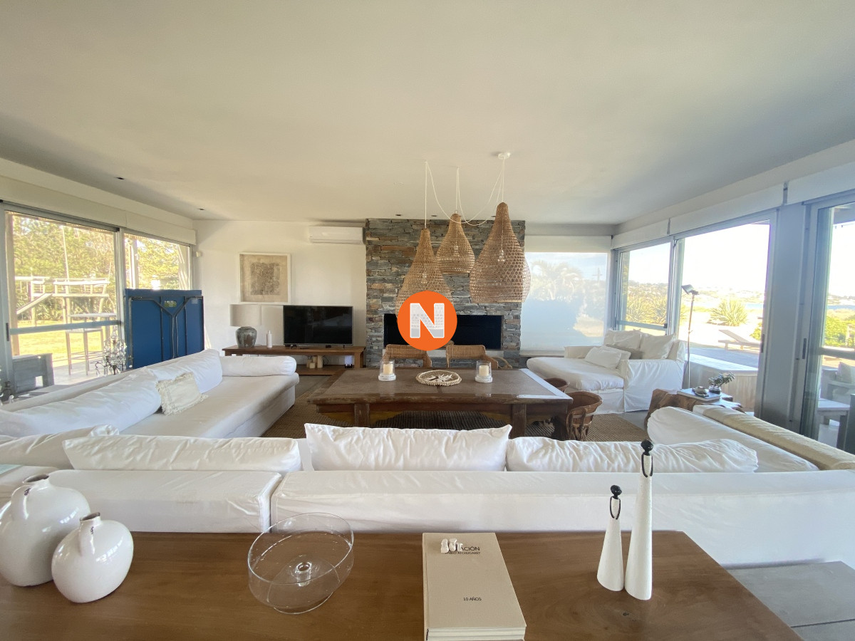 Casa Ref.222966 - Espectacular en playa Solanas primera línea 
