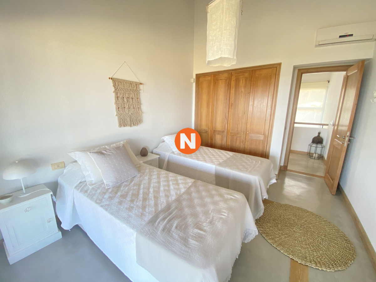 Casa Ref.222966 - Espectacular en playa Solanas primera línea 