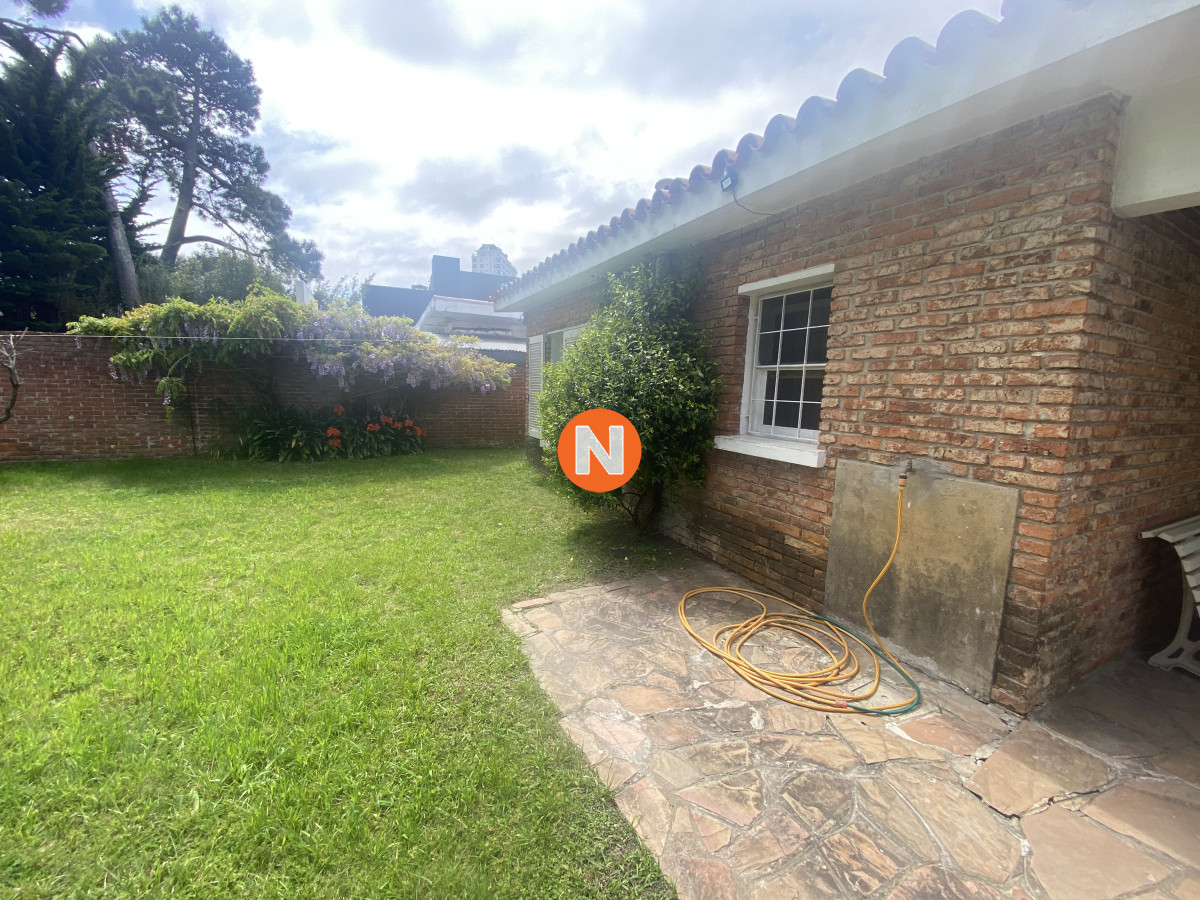 Casa Ref.223657 - Venta Av Italia Pda 5 zona comercial casa local terreno Punta del Este