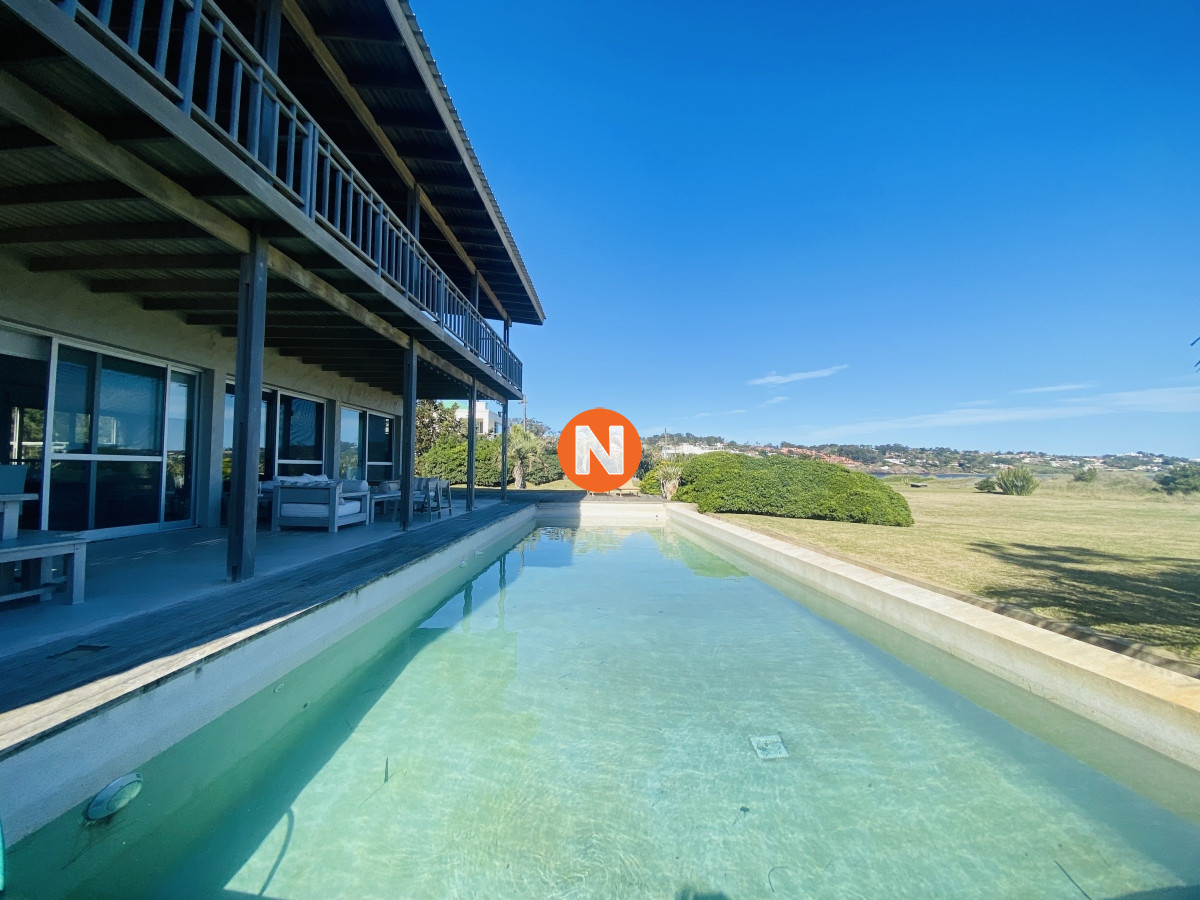 Casa Ref.222966 - Espectacular en playa Solanas primera línea 