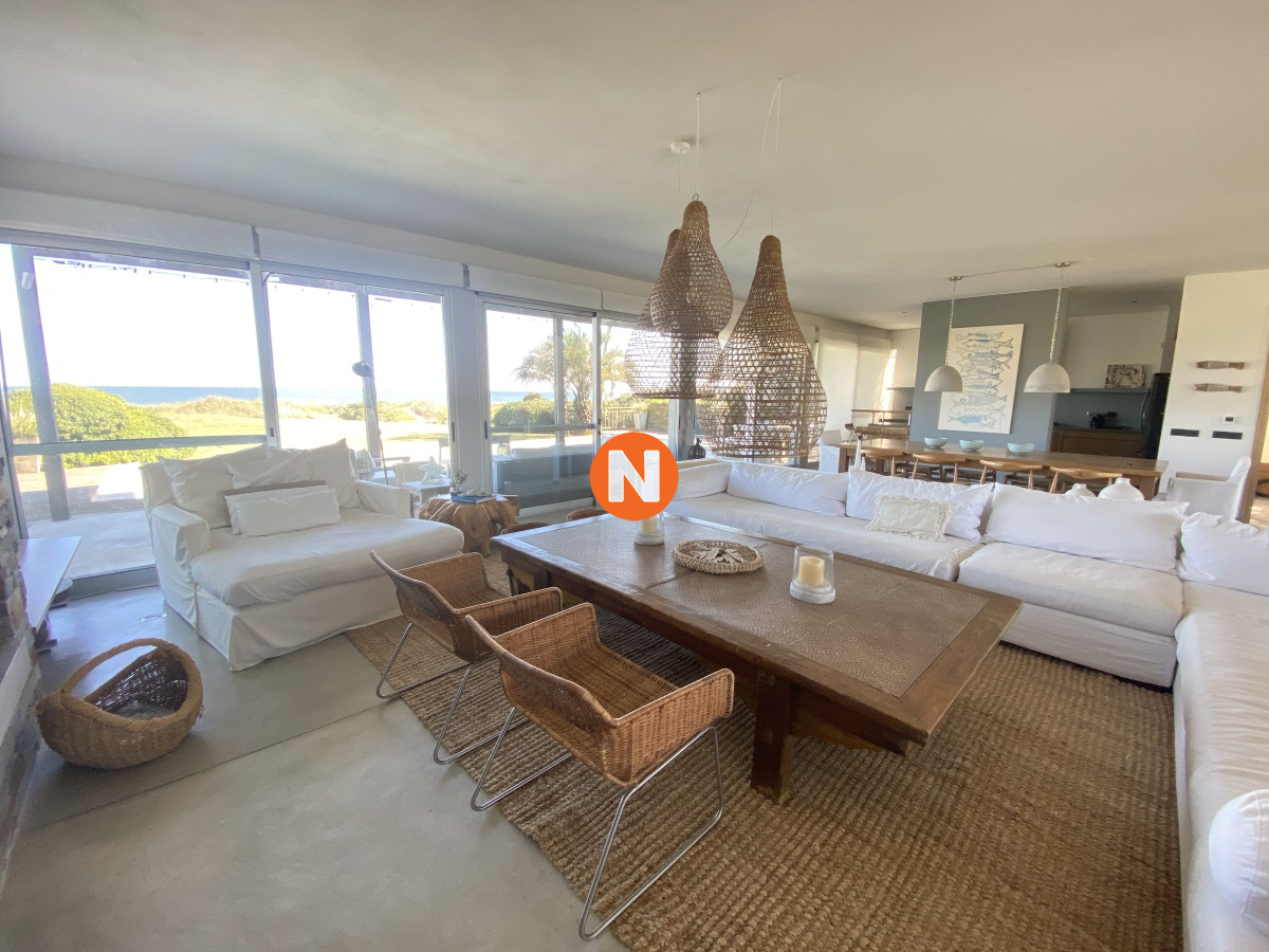 Casa Ref.222966 - Espectacular en playa Solanas primera línea 