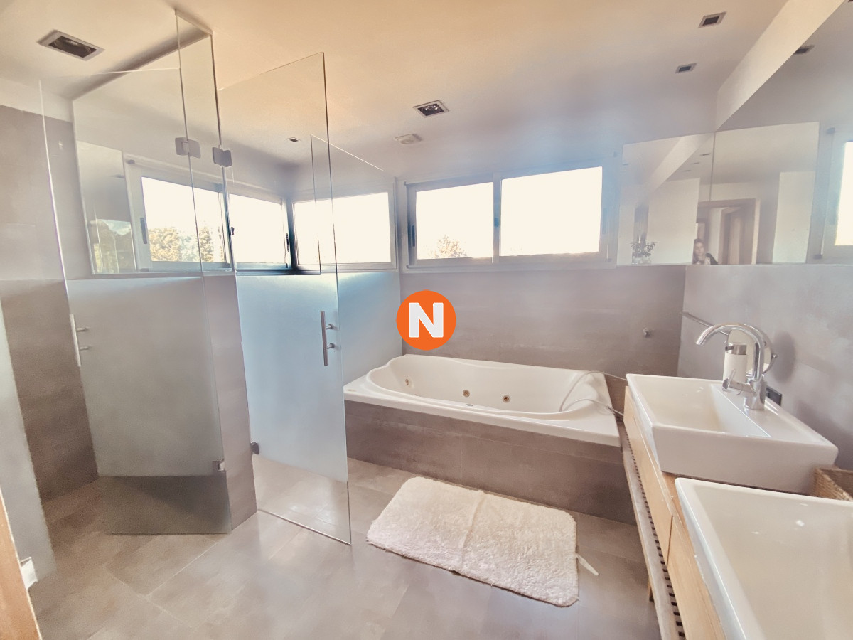 Casa Ref.222966 - Espectacular en playa Solanas primera línea 