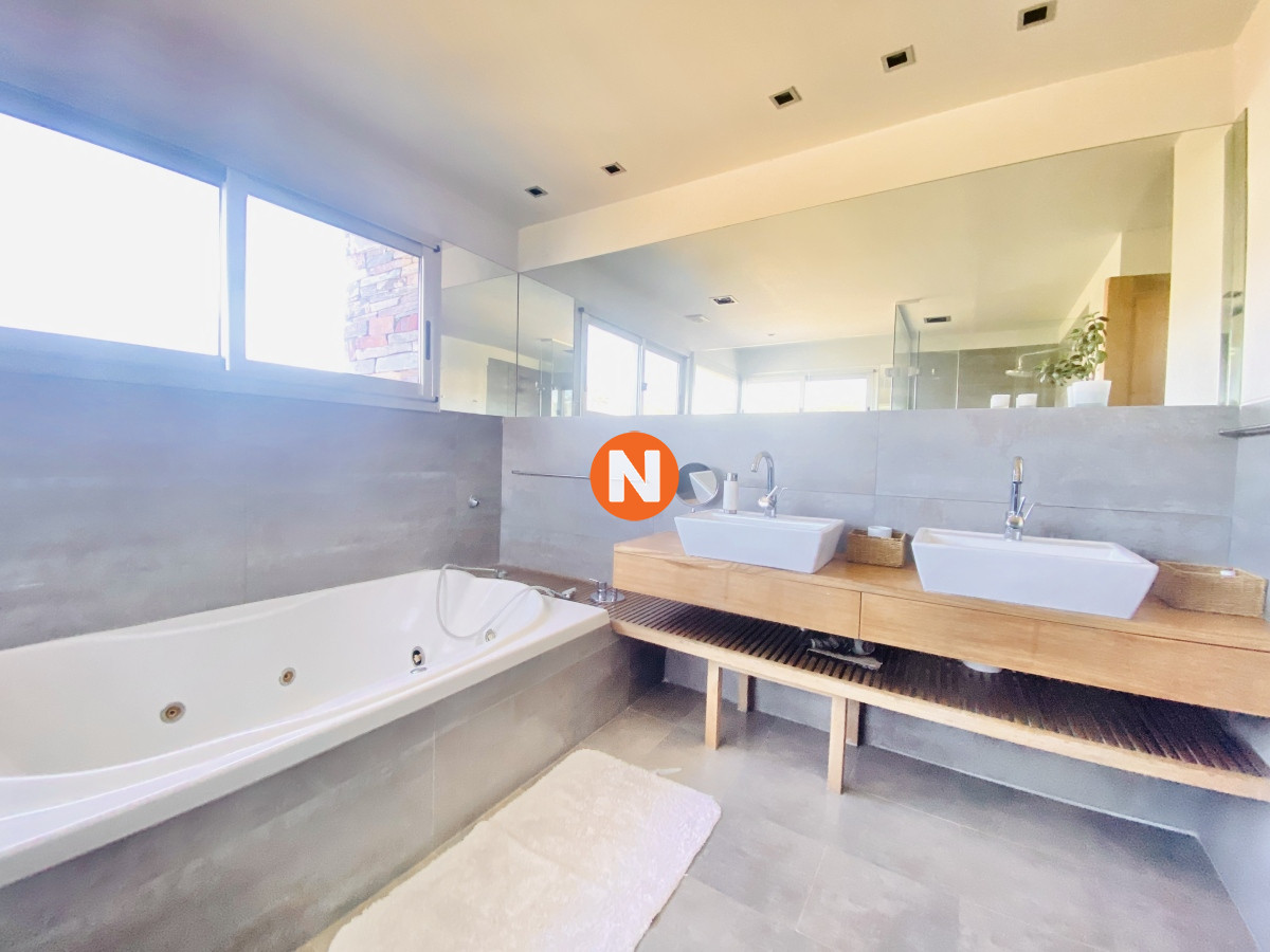 Casa Ref.222966 - Espectacular en playa Solanas primera línea 